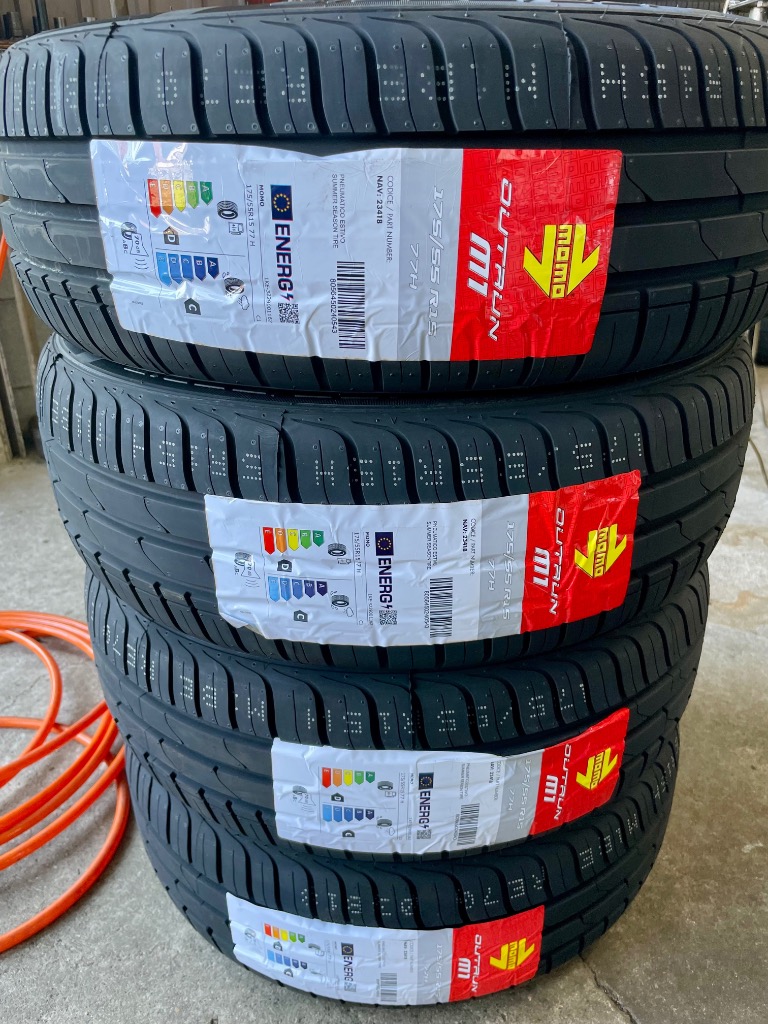 【中古】momoスタッドレスタイヤ(社外製ホイール付き)  175/55R15 モモタイヤ（MOMO Tires） 175/55R15 MOMO Tires OUTRUN M-1 タイヤ