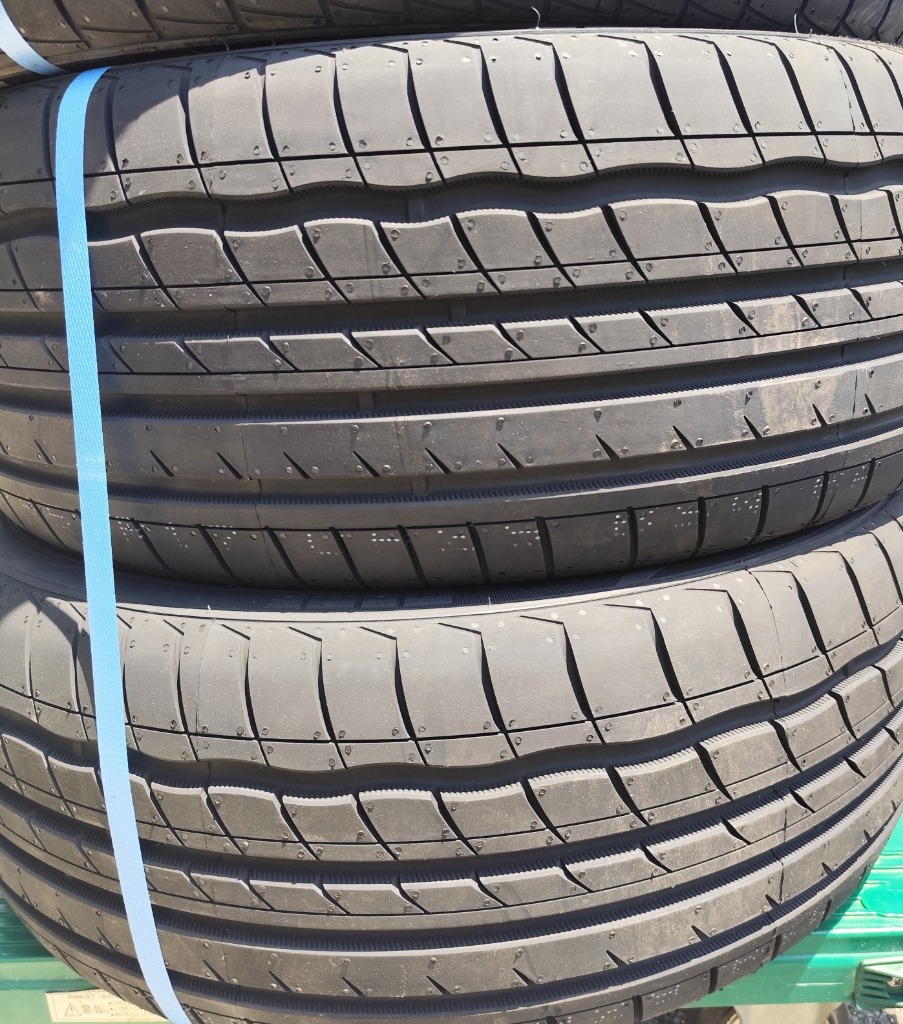 MOMO OUTRUN M3 215/45R17 4本セット モモタイヤ 4本セット 215/45R17 タイヤ サマータイヤ MOMO