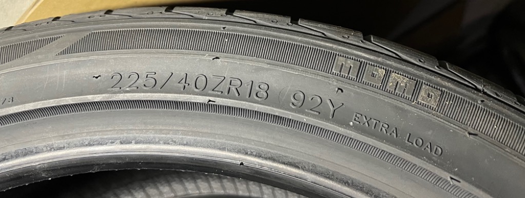 モモタイヤ 4本セット 225/40R18 タイヤ サマータイヤ MOMO