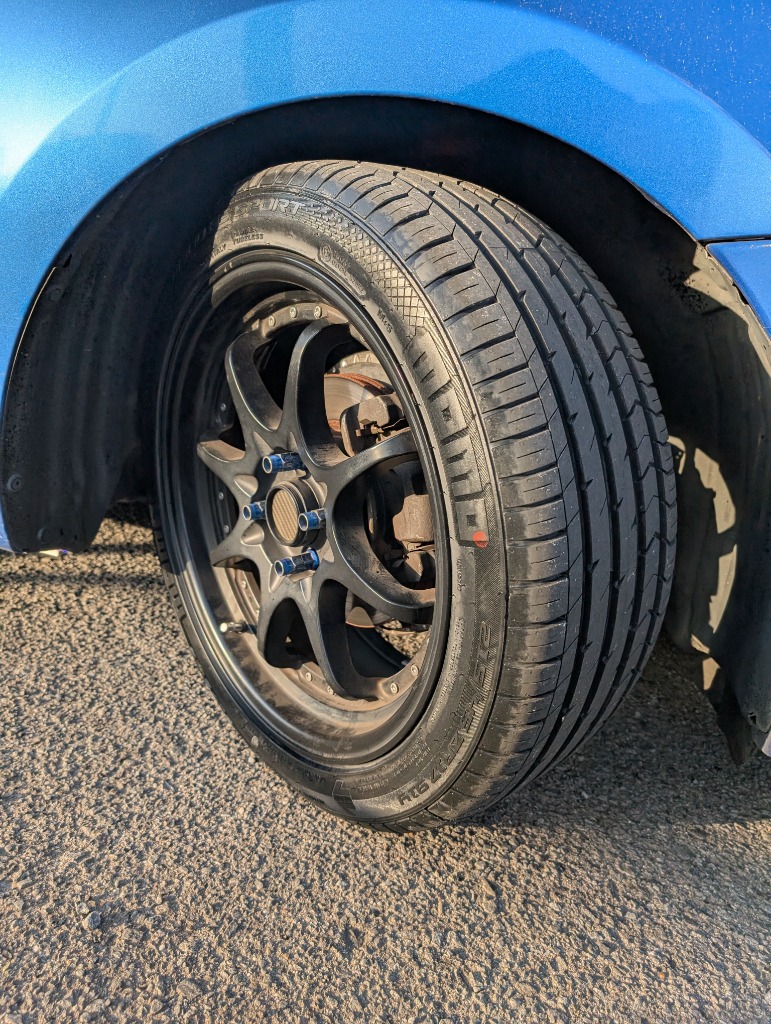 モモタイヤ 4本セット 215/45R17 タイヤ サマータイヤ MOMO