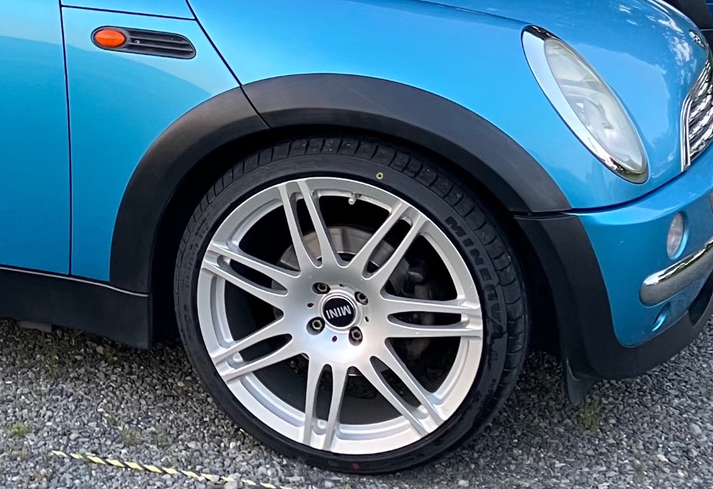 MINERVA 4本セット 215/35R18 タイヤ サマータイヤ ミネルバ