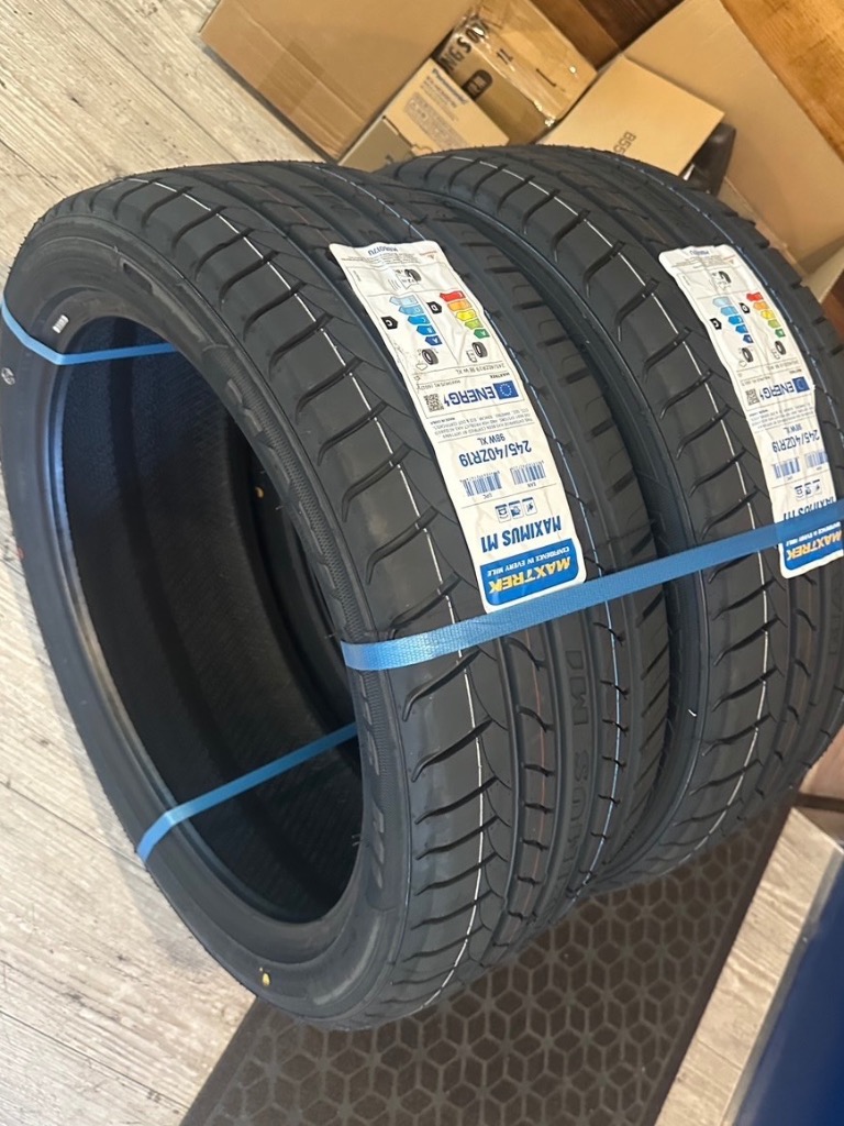 245/40ZR19 MAXTREK MAXIMUS M1 2022年 夏2本 245/40ZR19 MAXTREK MAXIMUS M1 2022年 夏2本
