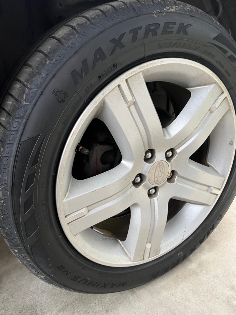 マックストレック　マキシマス　m2 215/55r17 24年製　バリ山 MAXTREK 215/55R17 タイヤ サマータイヤ マックストレック