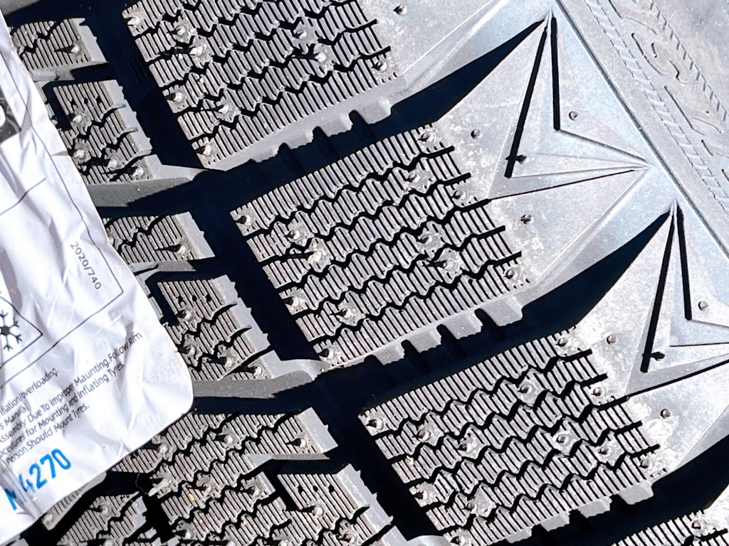 ② スタッドレス 225 45 17 MAXTREK TREK M7 Plus Amazon | MAXTREK(マックストレック) スタッドレスタイヤ