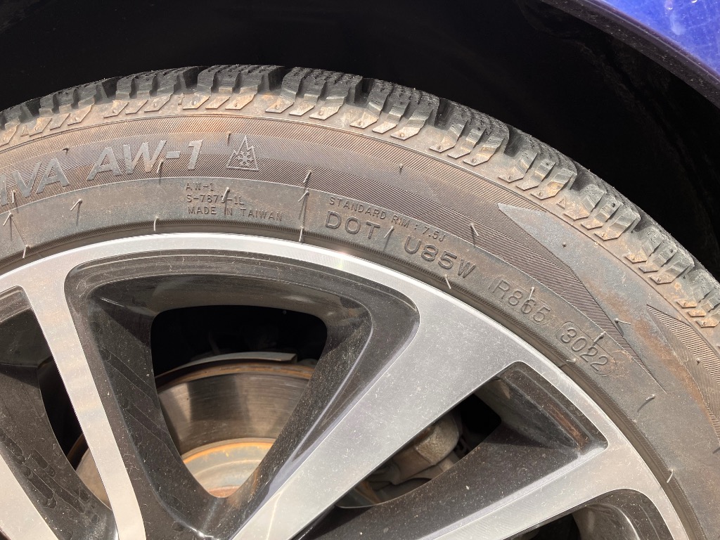 AWー1 4本セット スタッドレスタイヤ 225/45R18 NANKANG