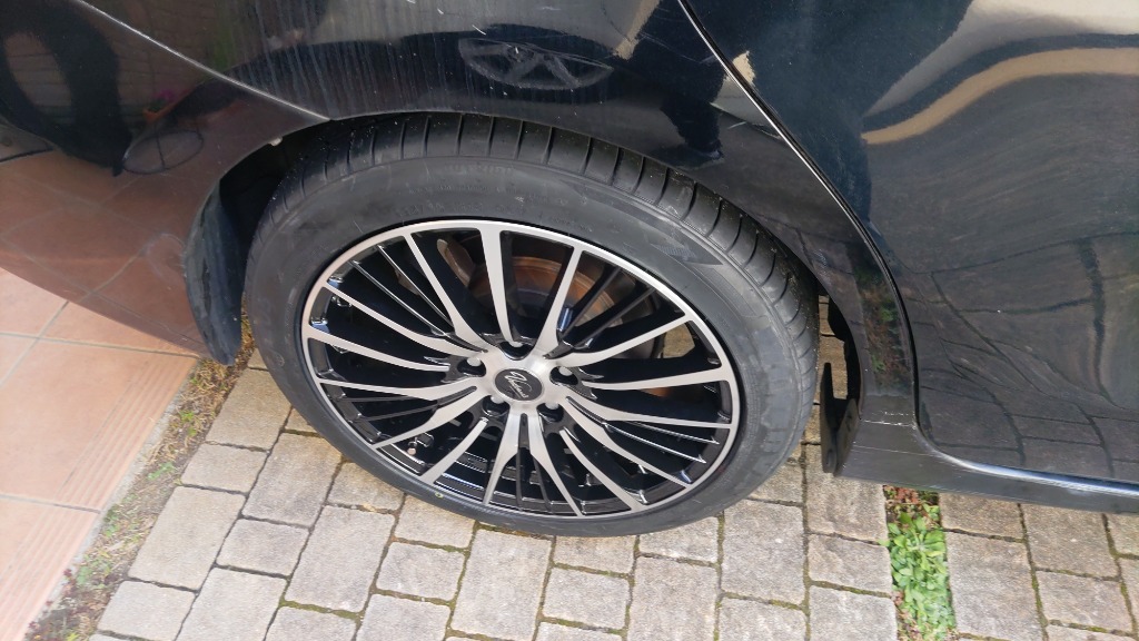 MINERVA 225/45R18 サマータイヤ ホイールセット F205 送料無料 MINERVA 225/45R18 サマータイヤ ホイールセット F205 送料無料