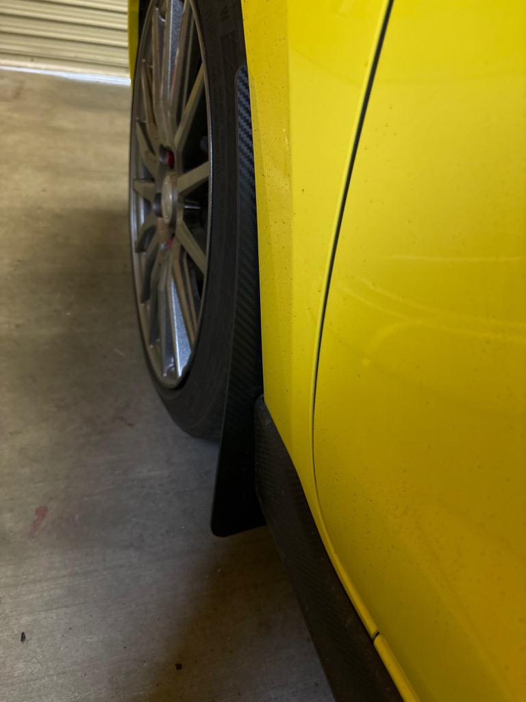 ZC33S スイフトスポーツに最適 カーボン調マッドフラップベース