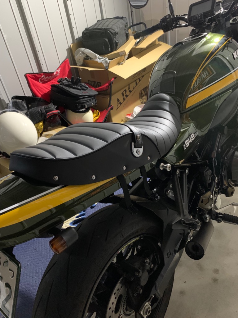 期間限定おまけ付き!】Z900RS ARCHIシートASSY タックロール 期間限定おまけ付き!】Z900RS ARCHIシートASSY タックロール