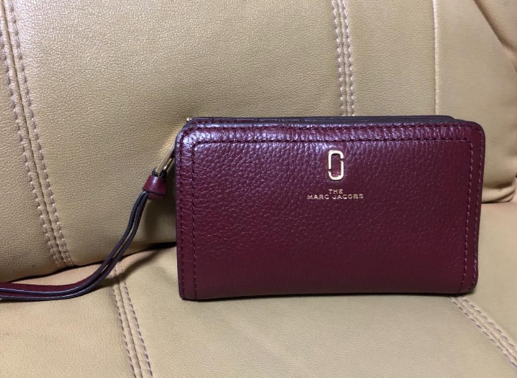 新品同様　未使用　マーク ジェイコブス　ソフトショット 2つ折り財布　綺麗な美品 MARC JACOBS マークジェイコブス 二つ折り財布 ソフトショット