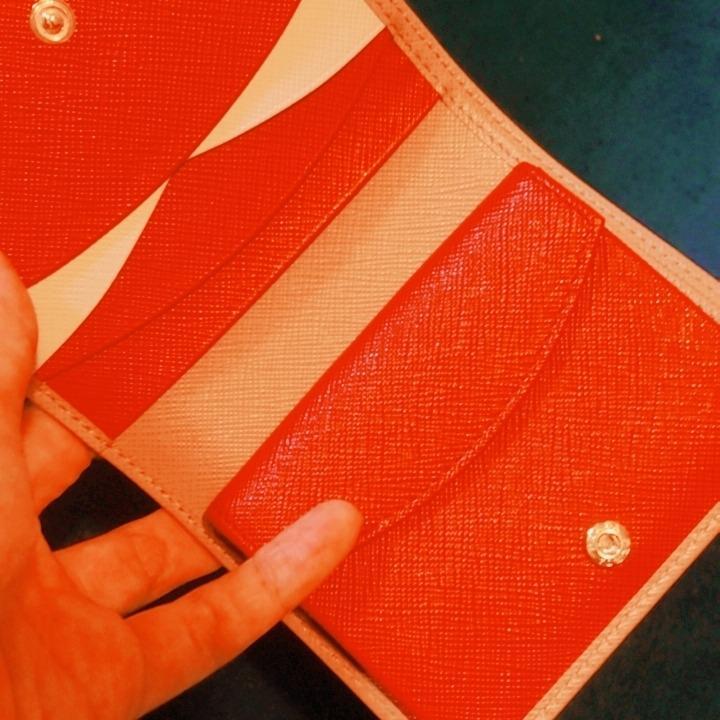 PRADA【入手困難】★ サフィアーノ★タブ 折り財布 ★ 全色 PRADA プラダ 折り財布 サフィアーノマルチカラー レディース