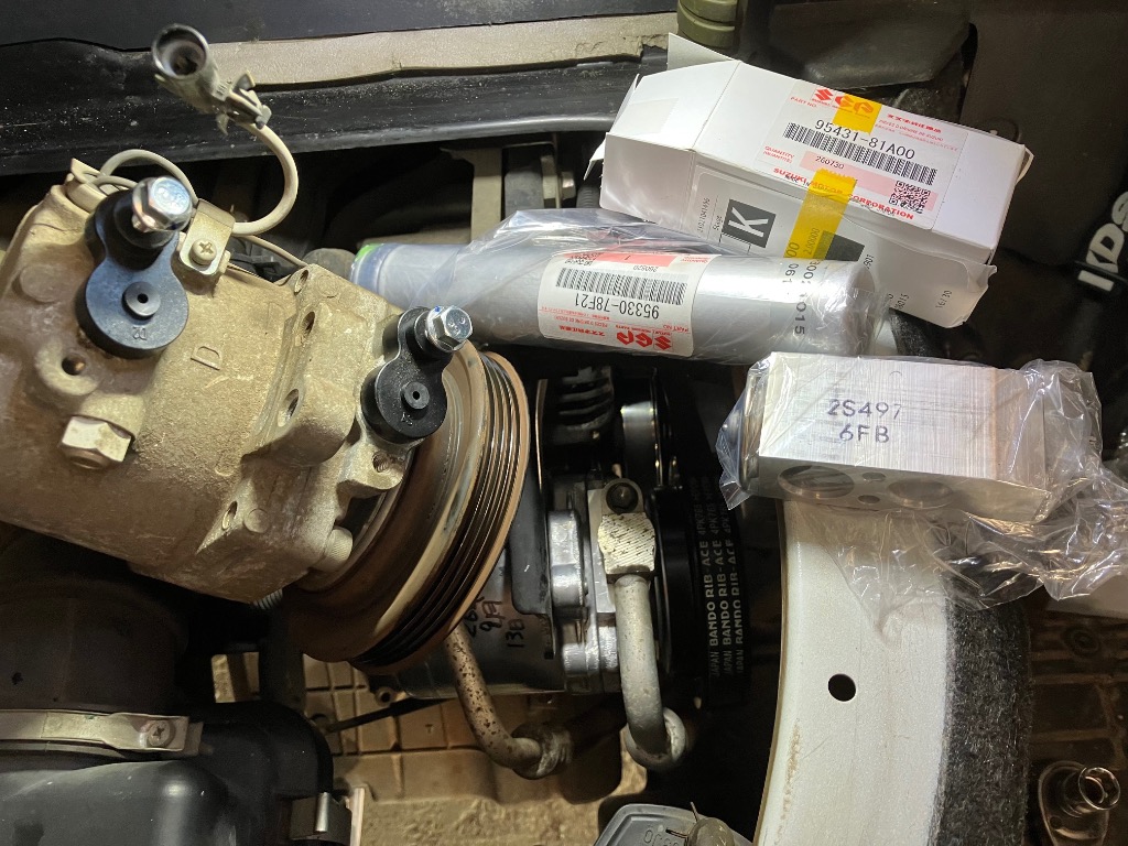 スズキ エアコンコンプレッサー キャリイ DA63T DA65T 95200-58J20