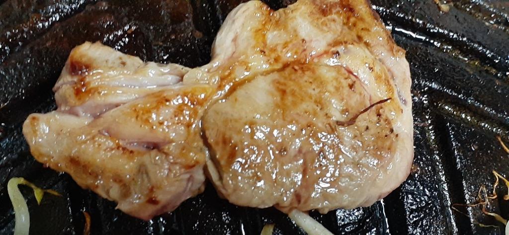 羊肉 生ラム肉 肩ロース 1kg(500g×2) 焼き肉 ジンギスカン 冷蔵チルド・真空パック 自家製タレ付属 （BBQ バーべキュー）焼肉 :bbq -r-0140:肉のいわまYahoo!店 - 通販 - Yahoo!ショッピング