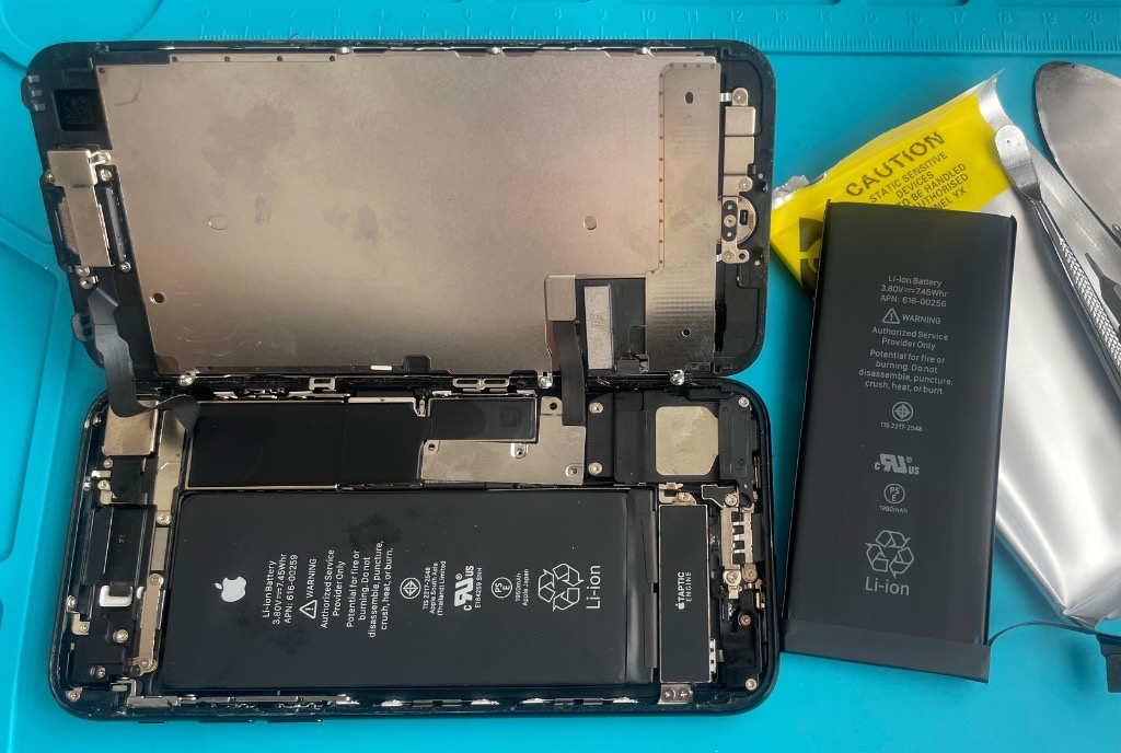 Apple iPhone 7 ブラック 81%バッテリー iPhone 7 のバッテリーの交換 - iFixit 修理ガイド