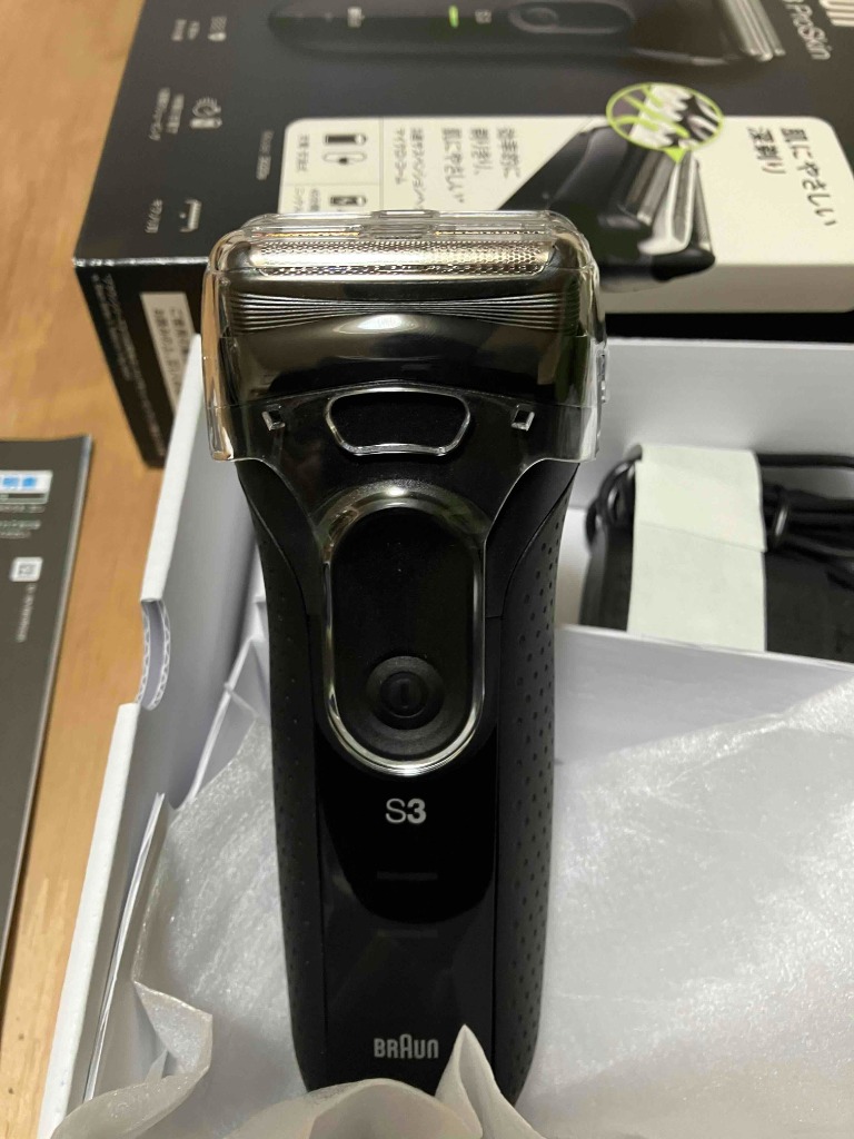 Braun Series 3 ProSkin 3020s メンズシェーバー新品！ Amazon | ブラウン シリーズ3 メンズシェーバー 3枚刃 3020s-B