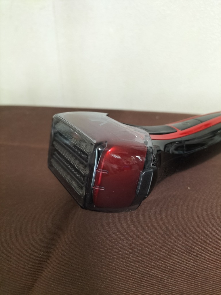 新品未使用品　イズミ 電気シェーバー IZF-V579-R-EA 替刃付き マクセル イズミ 電動シェーバー S-DRIVE 5枚刃 IZF-V579-A/R