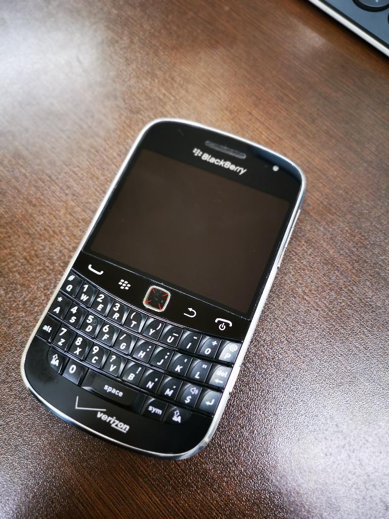 BlackBerry - 【美品】ブラックベリー9900 SIM フーリ 送料無料＋安心店舗保証付 ブラックベリー ボールド ブラック