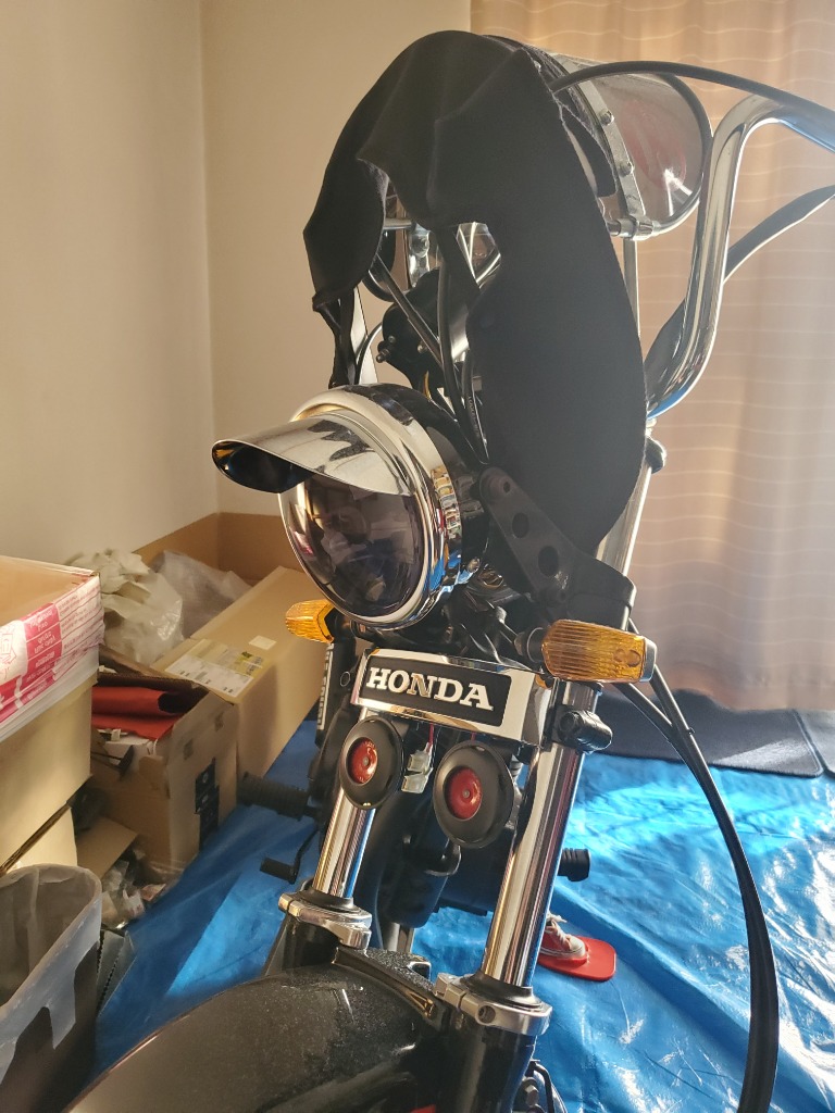 汎用 ヘッドライトバイザー Φ130~Φ150程度に適合 ピヨピヨ