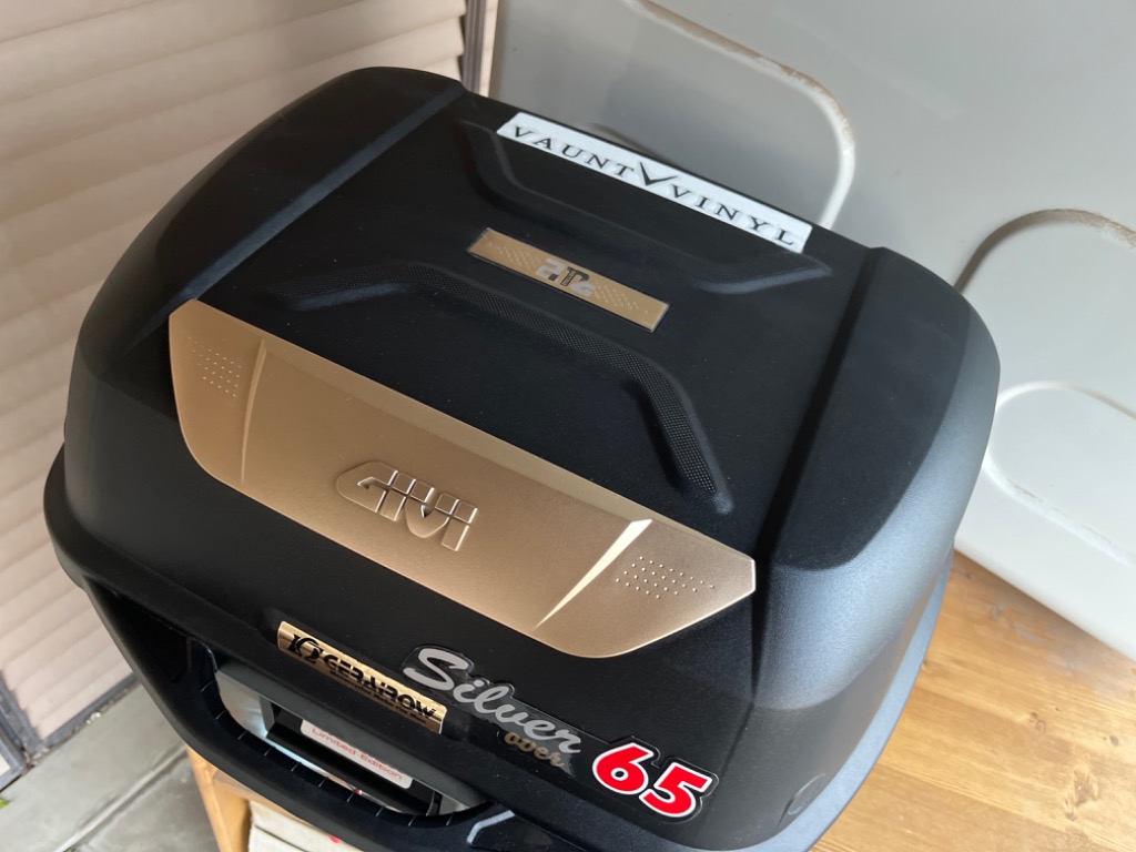 GIVI ジビ 世界200万個販売記念モデル givi バイク用 リア
