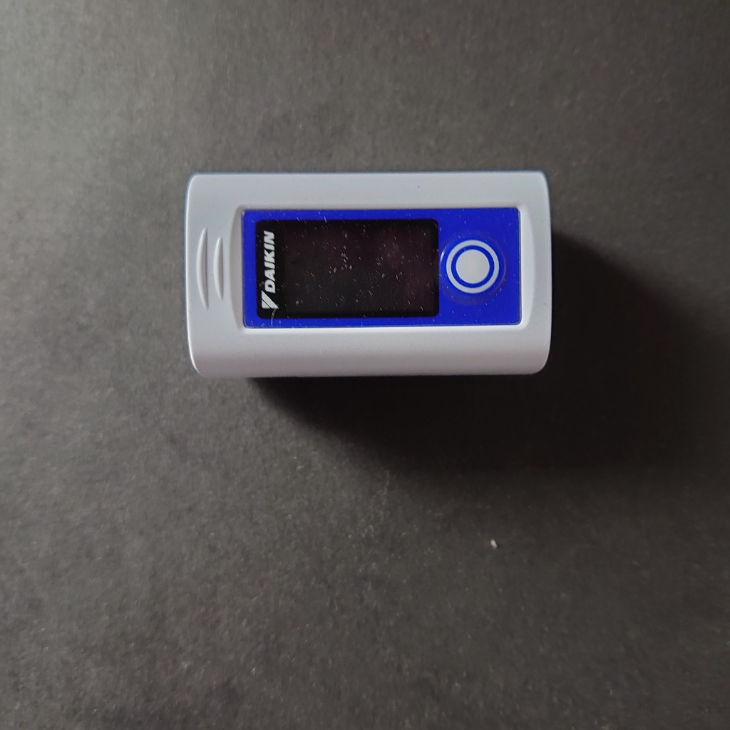 Amazon.co.jp: 【信頼のメーカー】ダイキン パルスオキシ