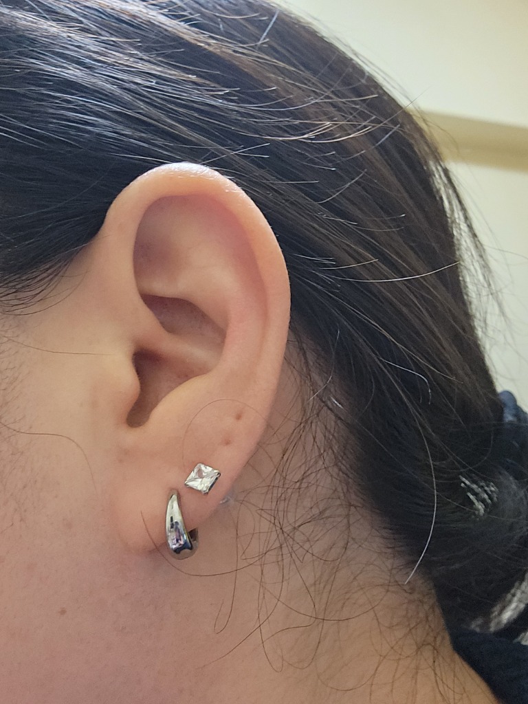 BLUE LEAF ピアス フープピアス 中折れ 両耳用 小ぶり k18