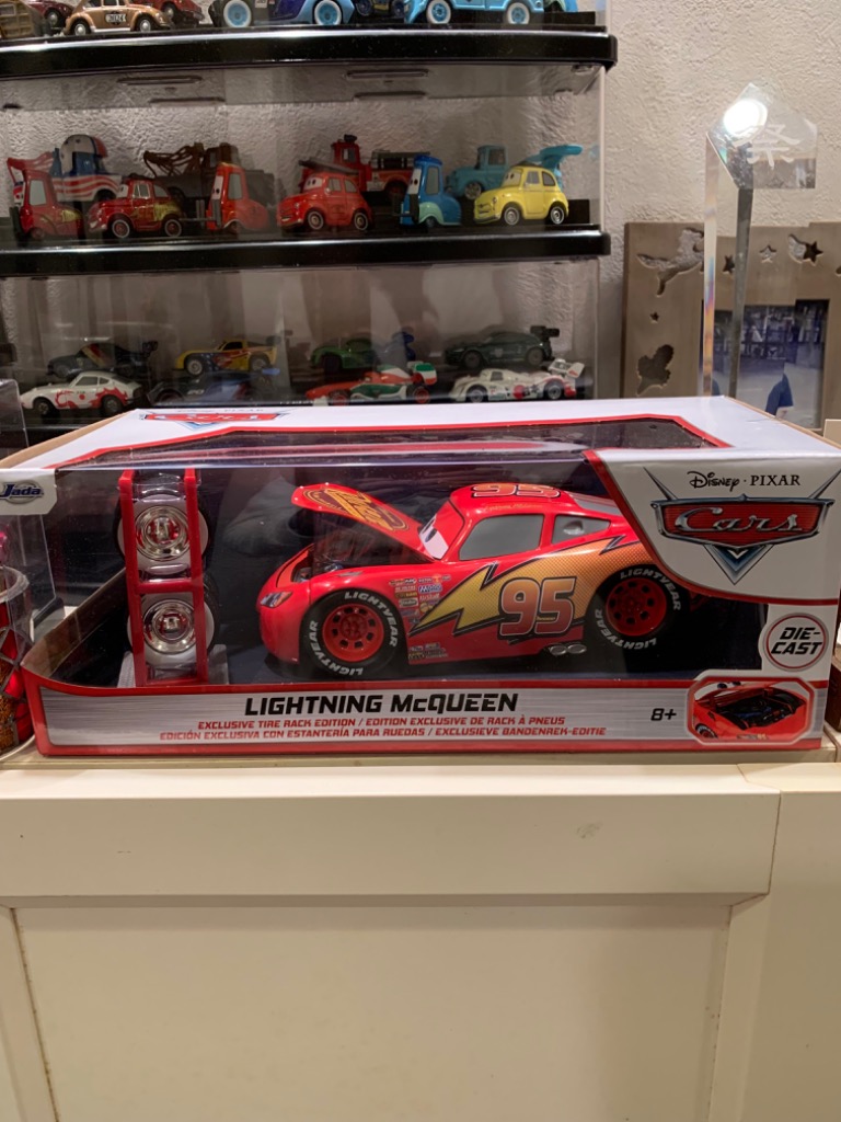 JADA TOYS 1/24 カーズ ライトニング マックイーン タイヤラック付き ディズニー ピクサー Cars Lightning McQueen  97751