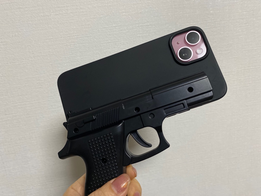 iPhone16/15/15Plus/15Pro/15ProMax/14/14Pro/14Plus/13/13Pro/13mini/13ProMax/12/12Pro/12mini  おもちゃ 拳銃型 ピストル型 ケース カバー ブラック 黒色