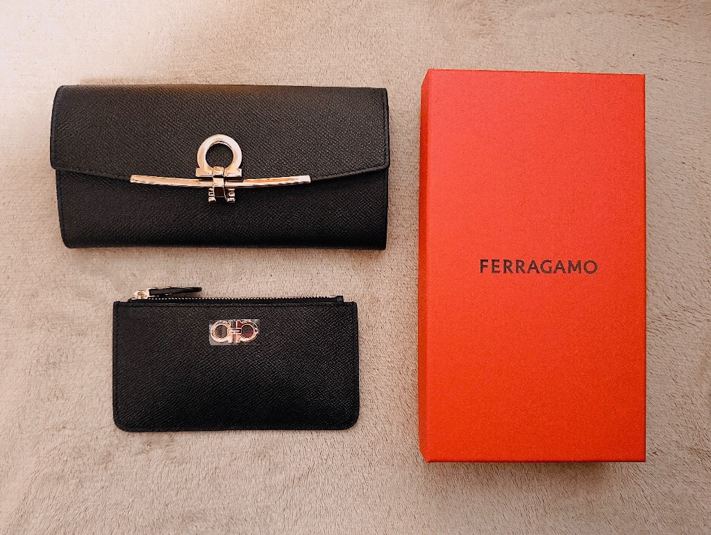 FERRAGAMO 並行輸入 フェラガモ カードケース ガンチーニ 220378