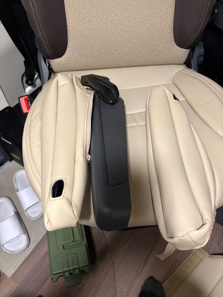 Refinad（レフィナード） デュカト シートカバー 全席セット レザー