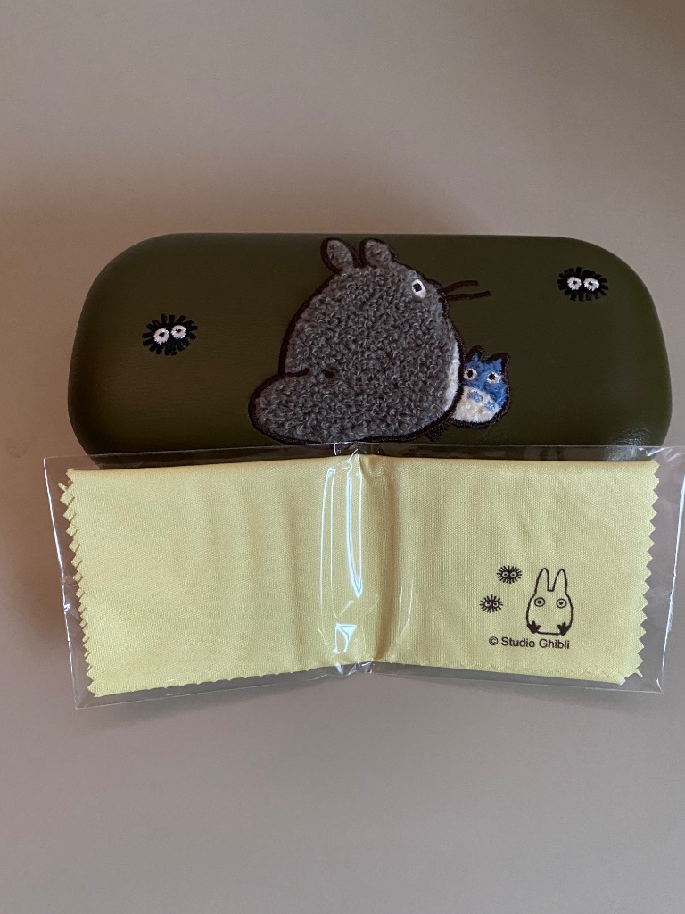 となりのトトロ 刺繍めがねケース 振り向きトトロ　ジブリ 楽天市場】ジブリ グッズ となりのトトロ 刺繍めがねケース