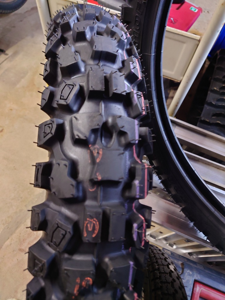 IRCタイヤ　GP-610 120/80-18 M/C 62P チューブレス IRC GP-610 120/80-18 (バイク用タイヤ) 価格比較 - 価格.com