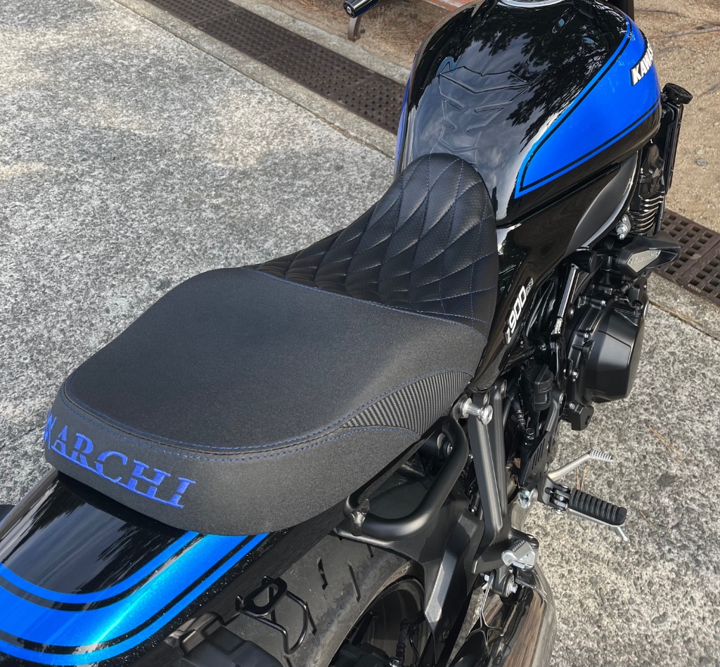 ARCHI アーキ z900rs/cafe ヴァイパーシート 【新品未使用】 ARCHI（バイク） アーキ Z900RS/CAFE ヴァイパーシート（ブルー