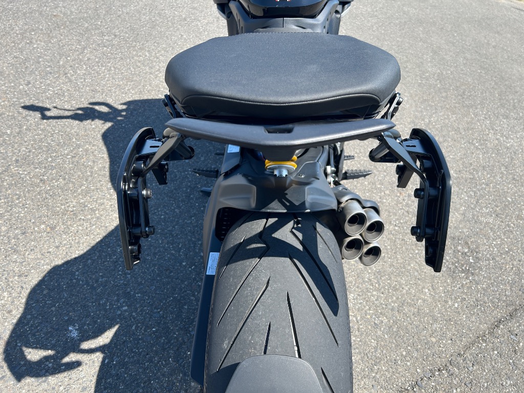 ヘプコ＆ベッカー Diavel V4 サイドソフトケースホルダー「C-Bow