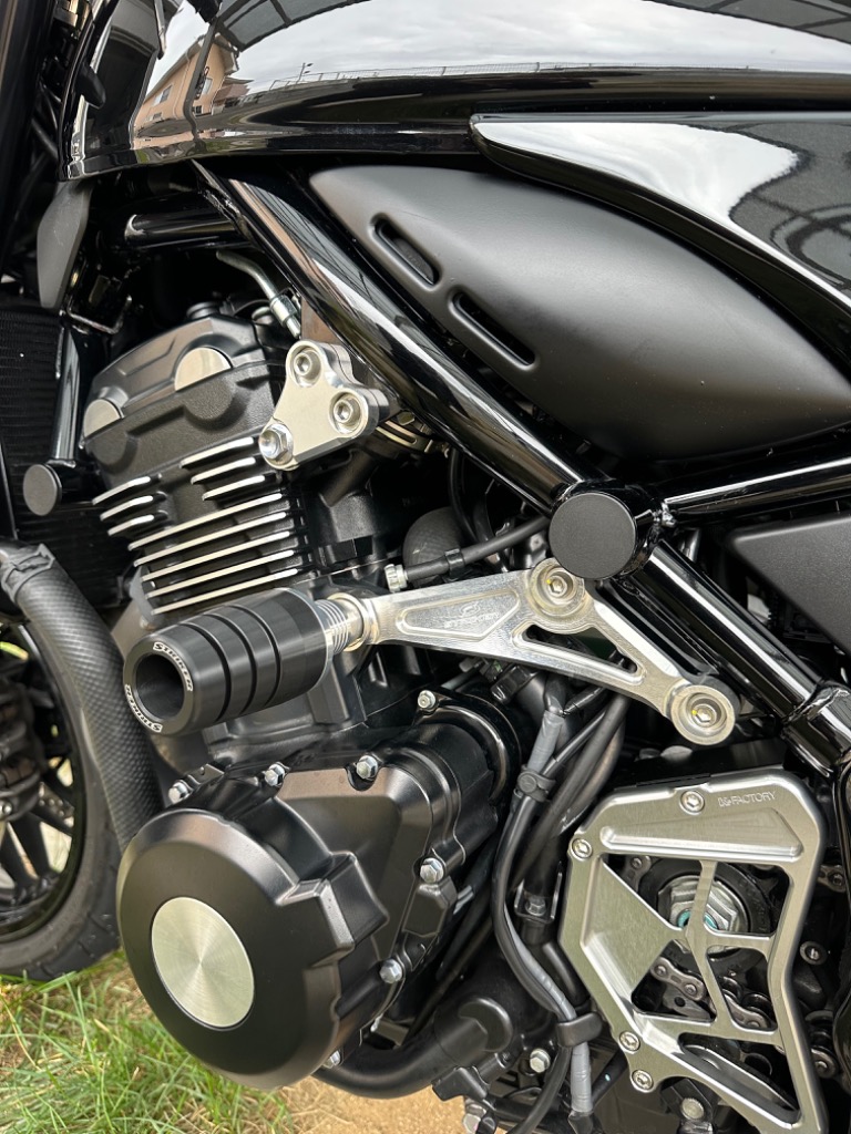 【値下】z900rs ストライカー エンジンハンガー ヘッド側&シリンダー側 STRIKER ストライカー（STRIKER） アルミビレットエンジン