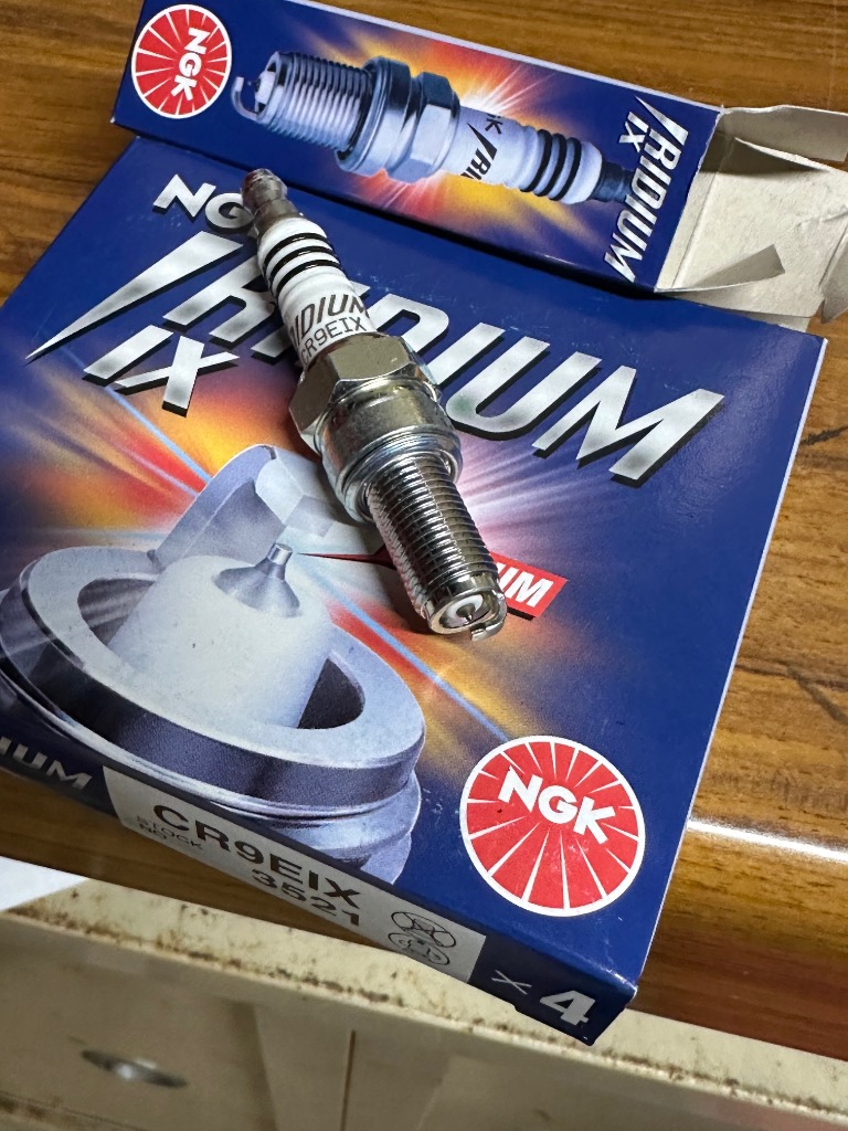NGK イリジウムIX プラグ 4本セット CR9EIX ストックNO.3521 日本特殊