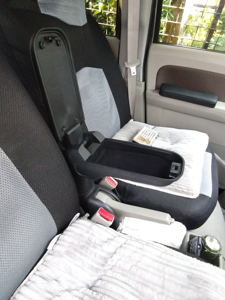 SEIWA スズキ エブリイ EVERY DA17V 専用 アームレスト 専用設計