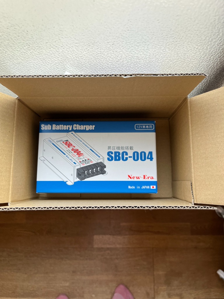 【New Era】 SBC-004走行充電バッテリー昇圧回路付制御装置　未使用品 すぐ使えるケーブル付き：走行充電器 30A 12V / NewEra ニュー