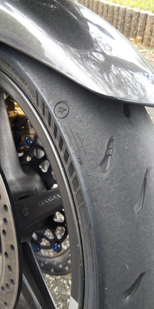 ミシュラン フロントリアセット PowerGP 120/70ZR17 180/55ZR17