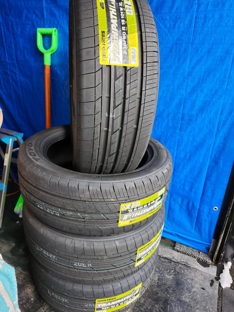 TRANPATH TOYO TIRE トーヨータイヤ トランパス LuII 235/50R18