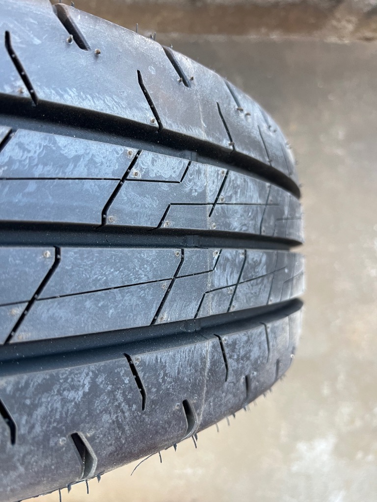 人気　品薄タイヤ　ファルケン　FALKEN W11 215/60R17 楽天市場】FALKEN ファルケン W11 215/60R17 109/107N サマー