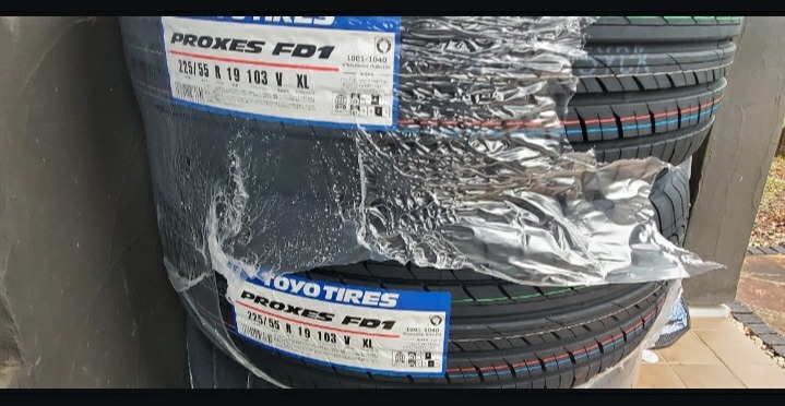 PROXES TOYO TIRE トーヨータイヤ プロクセス FD1 225/55R19