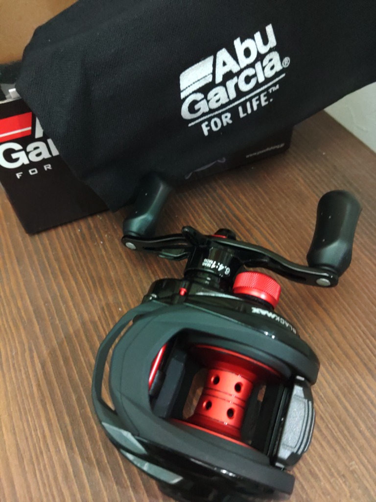 Abu Garcia BLACKMAX4 ベイトリール BLACKMAX (ブラックマックス）｜AbuGarcia｜釣具の総合メーカー