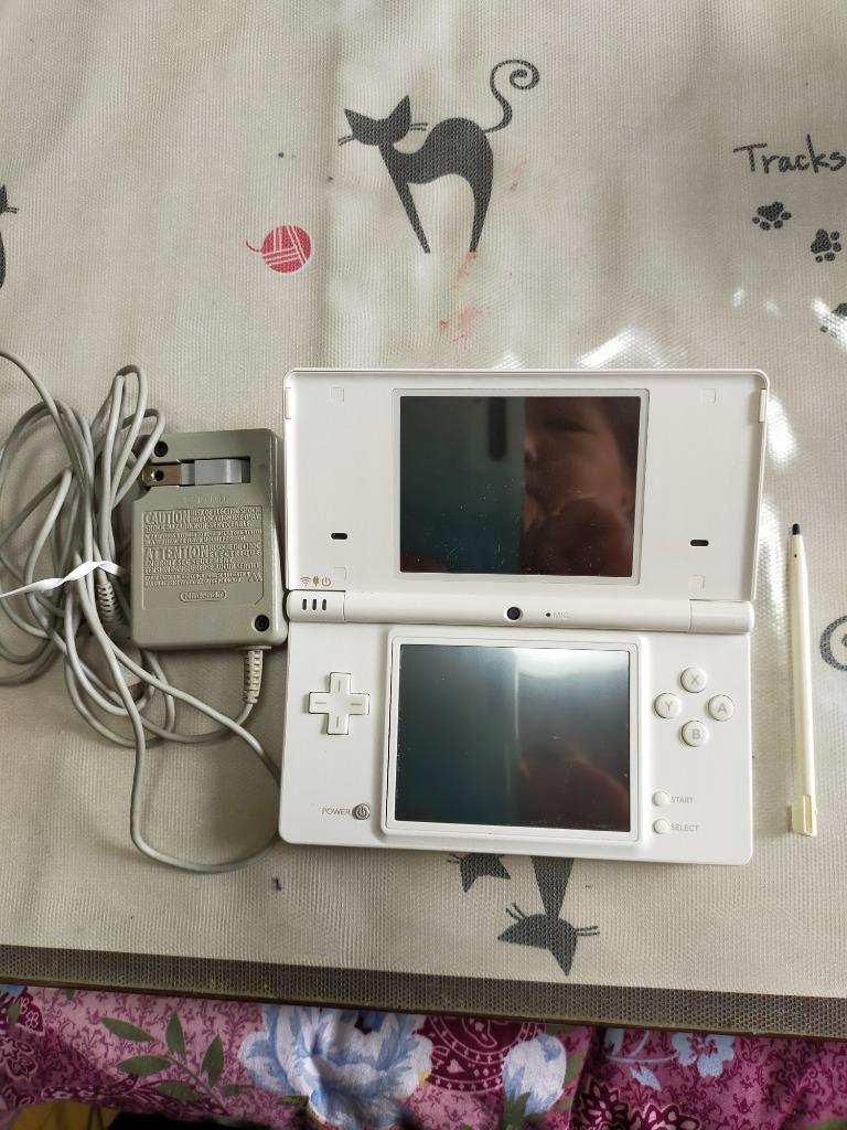 レビュー投稿ソフトプレゼント企画！】DSi ニンテンドーDSi 本体 すぐに遊べるセット 選べる6色 任天堂 中古  :3cm-20200429-R5305-B001IBHTIQ:cwショップ - 通販 - Yahoo!ショッピング