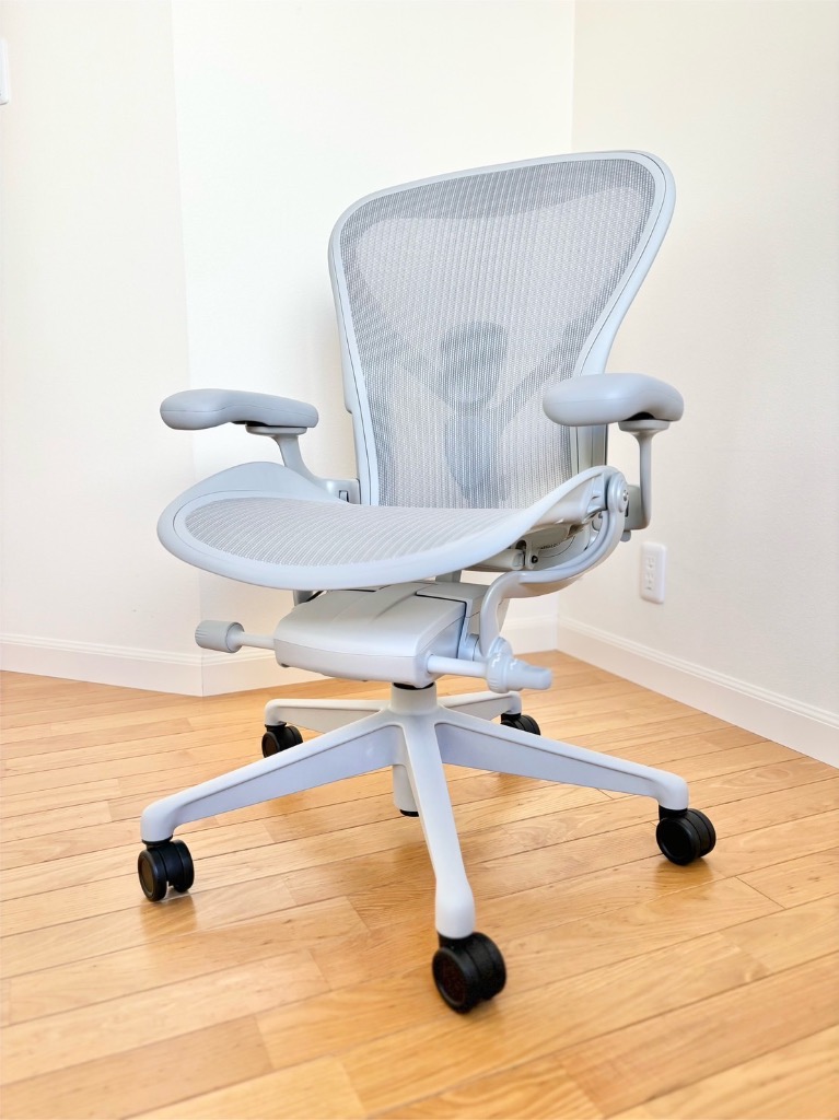 Herman Miller アーロンチェア リマスタード Bサイズ ミネラル