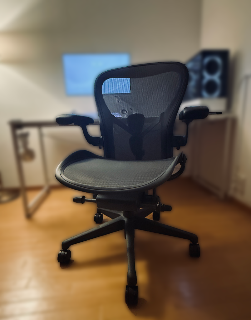 Herman Miller アーロンチェア リマスタード Cサイズ