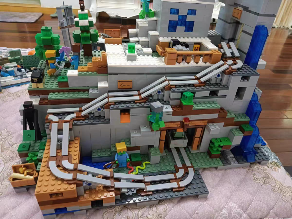 マインクラフト 山の洞窟 大人気ミニフィグ レゴ互換品 豪華