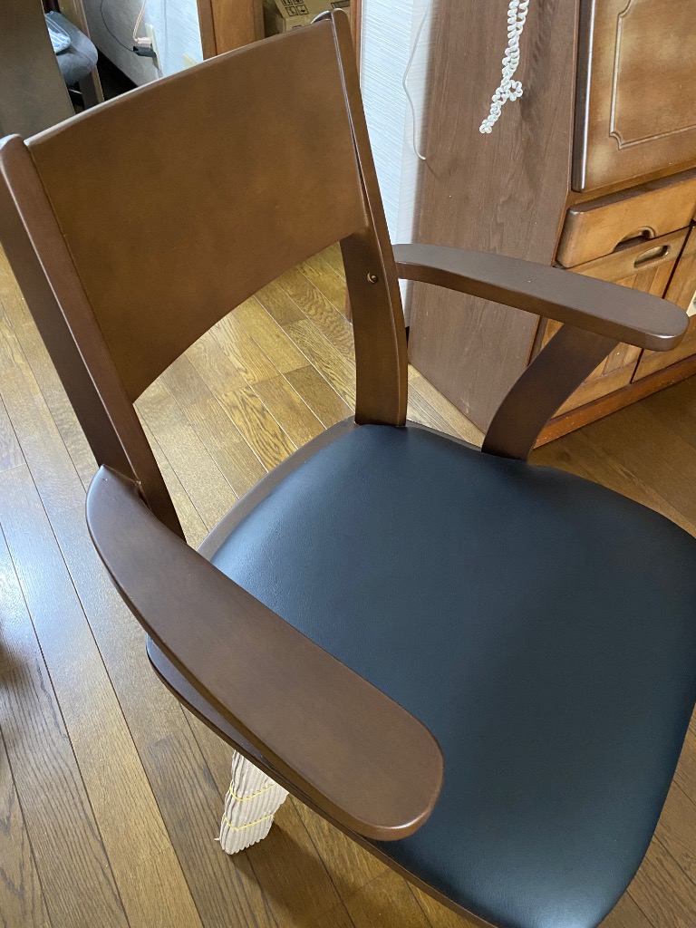 タマリビング ジャワ　ダイニングチェア 360度回転 アーム付き　回転チェア美品 タマリビング ジャワ ダイニングチェア 360度回転 アーム付き 回転