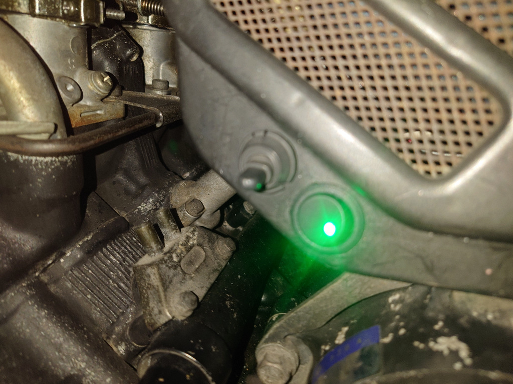CKカスタム ロッカースイッチ 3極 3ピン 丸 12V ランプ 付 21mm 21φ