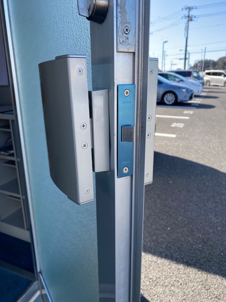 LIXIL/TOSTEMリクシル トステム 箱錠(右) DEXZ001 アルミサッシ トステム TOSTEM(\u003d現 リクシル LIXIL)の取換用錠ケース ・箱錠TOSTEM