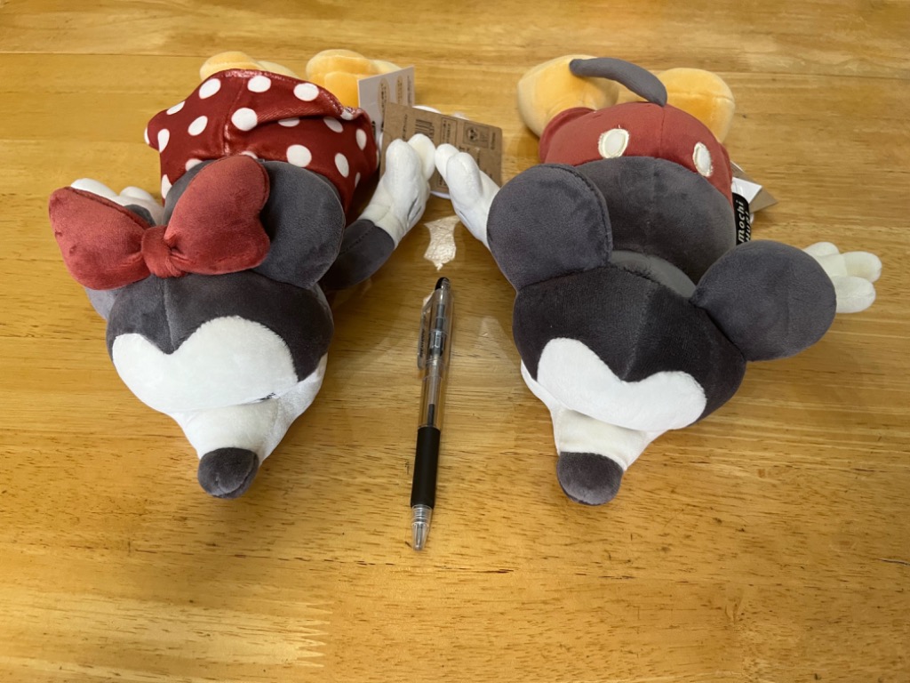 ディズニーコレクション Mochi Hug にぎにぎクッション MICKEY