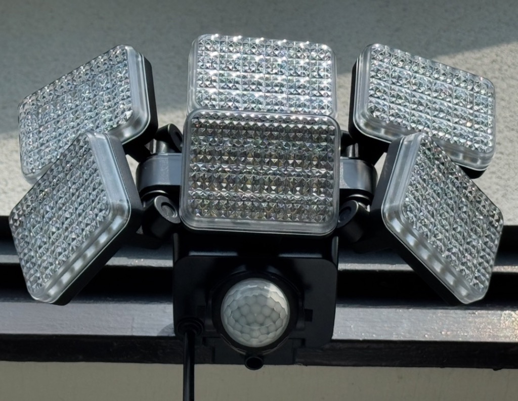 DAISHIN センサーライト 屋外 LED 明るさ 最強 コンセント 防犯